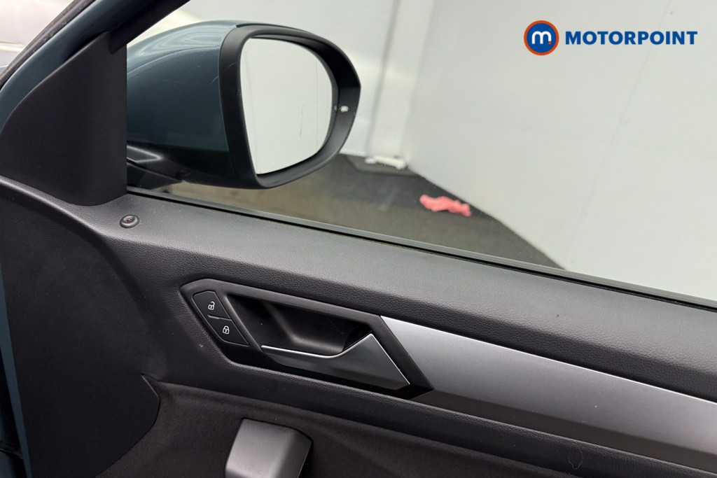 Volkswagen T-Roc Life Manual Petrol SUV - Stock Number (1630734) - 18th supplementary image