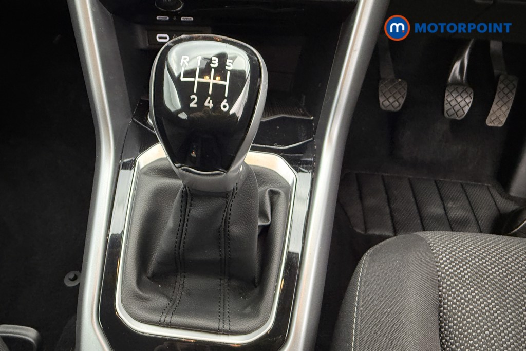 Volkswagen T-Roc Life Manual Petrol SUV - Stock Number (1630734) - 21st supplementary image