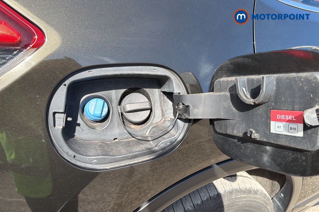 Nissan X-Trail Tekna Manual Diesel SUV - Stock Number (1631350) - 41st supplementary image