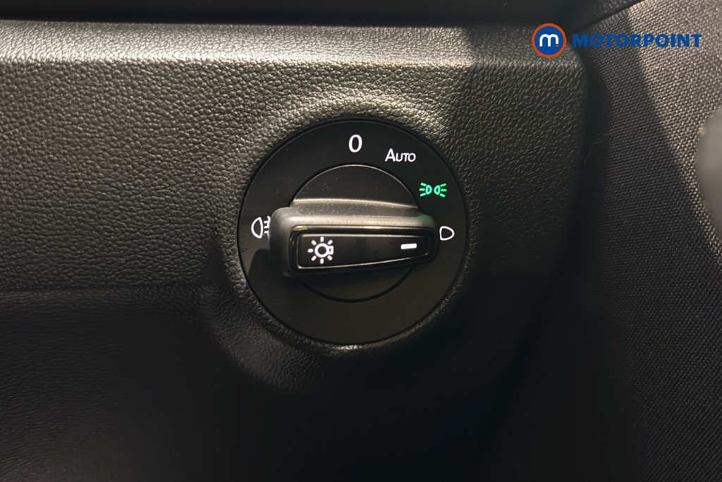 Volkswagen T-Roc Match Manual Petrol SUV - Stock Number (1631750) - 18th supplementary image