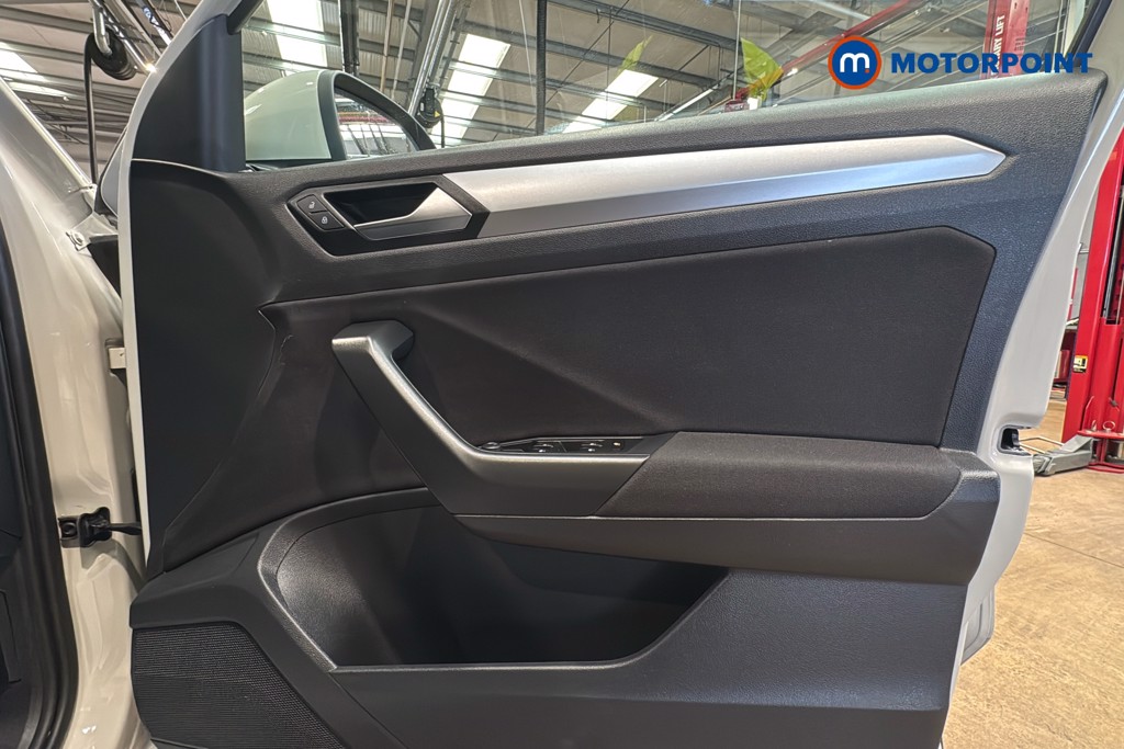 Volkswagen T-Roc Match Manual Petrol SUV - Stock Number (1631750) - 19th supplementary image