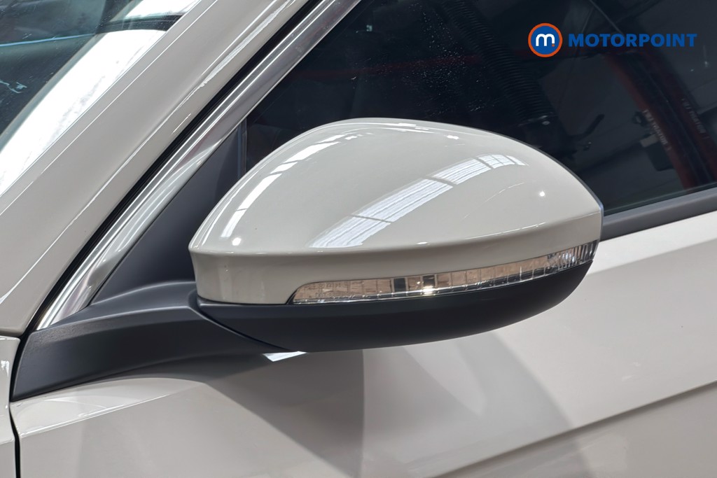 Volkswagen T-Roc Match Manual Petrol SUV - Stock Number (1631750) - 43rd supplementary image