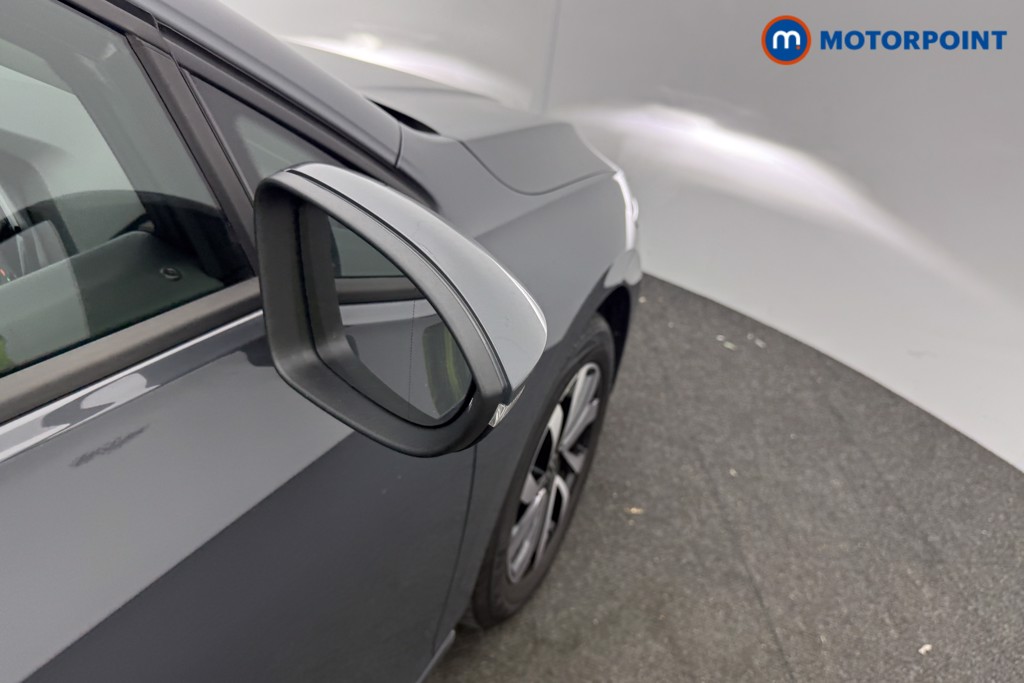 Volkswagen Golf Active Manual Petrol Hatchback - Stock Number (1631998) - 15th supplementary image