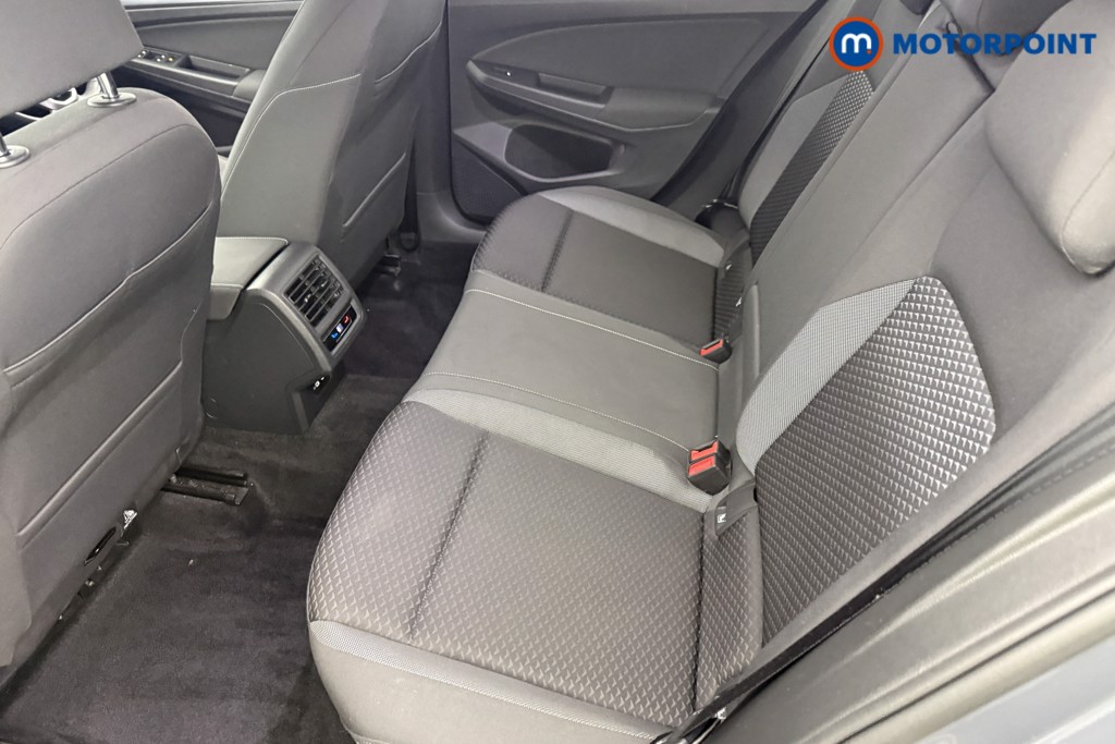 Volkswagen Golf Active Manual Petrol Hatchback - Stock Number (1631998) - 19th supplementary image