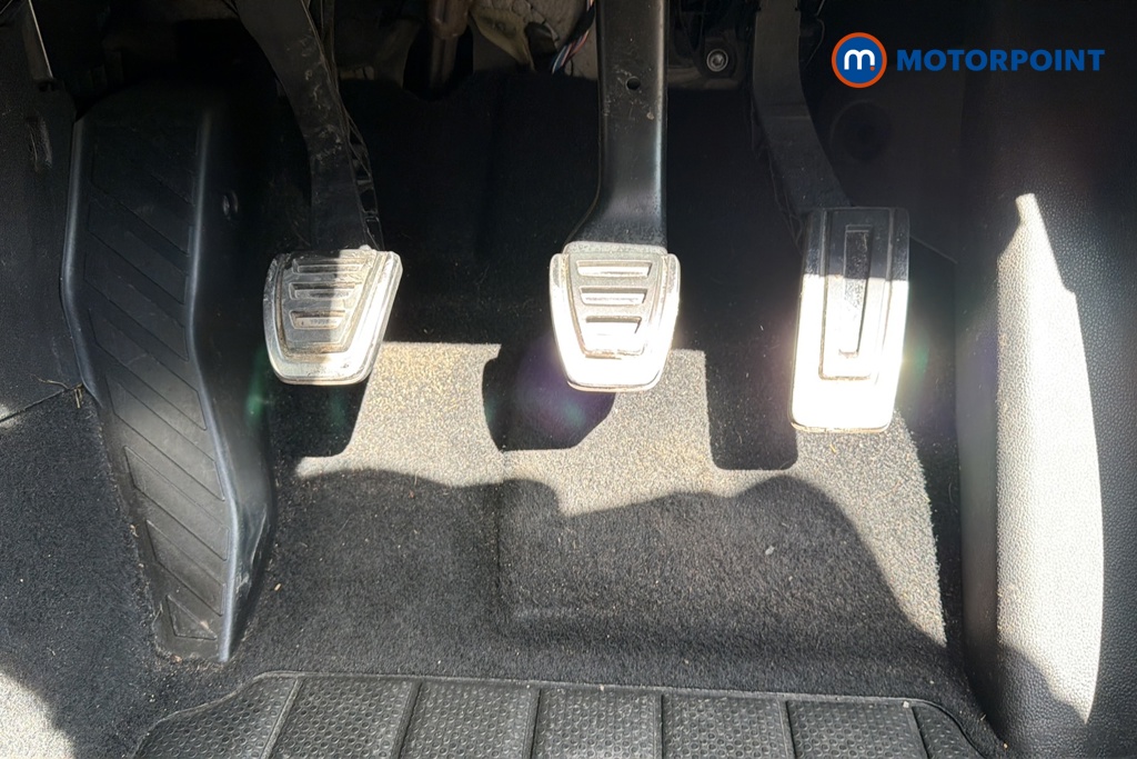 Volkswagen Golf R-Line Manual Petrol Hatchback - Stock Number (1633159) - 24th supplementary image