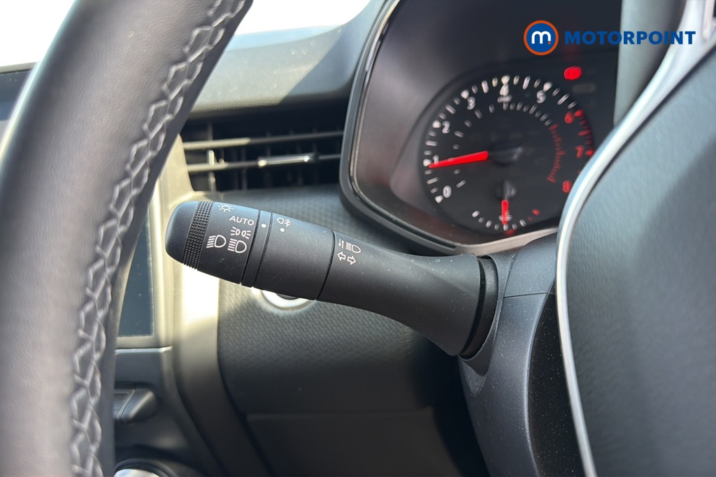 Renault Clio Iconic Edition Manual Petrol Hatchback - Stock Number (1633516) - 5th supplementary image