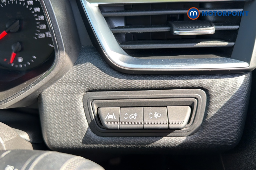 Renault Clio Iconic Edition Manual Petrol Hatchback - Stock Number (1633516) - 11th supplementary image