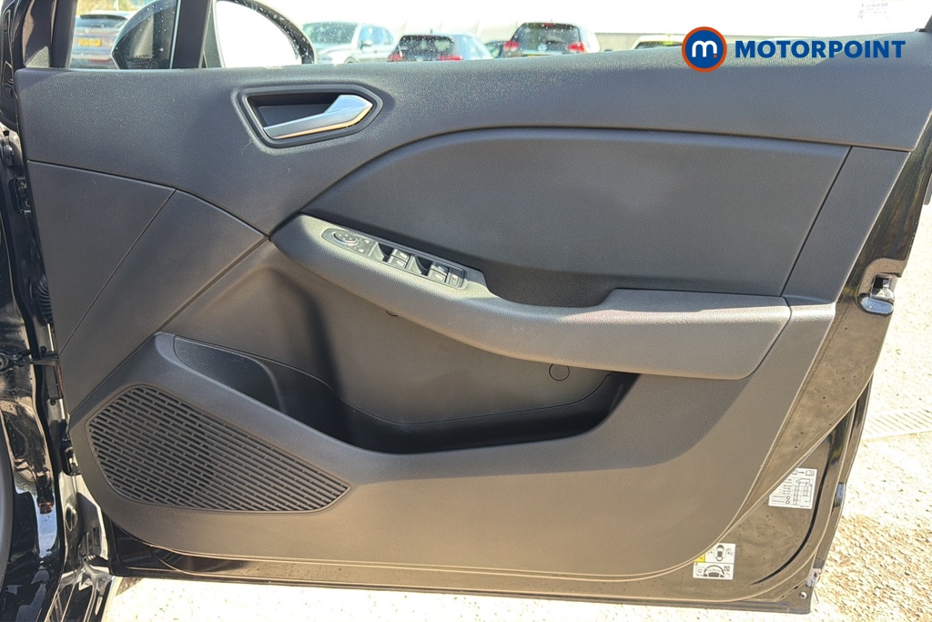 Renault Clio Iconic Edition Manual Petrol Hatchback - Stock Number (1633516) - 18th supplementary image