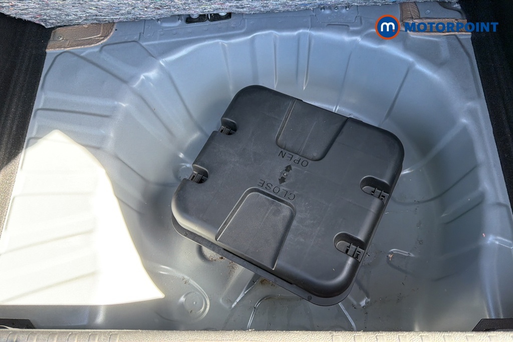 Renault Clio Iconic Edition Manual Petrol Hatchback - Stock Number (1633516) - 33rd supplementary image