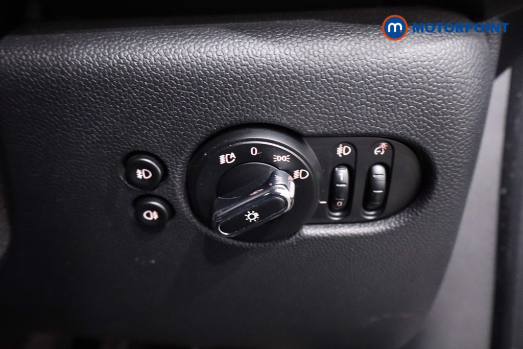 Mini Hatchback Cooper Classic Manual Petrol Hatchback - Stock Number (1617445) - 17th supplementary image