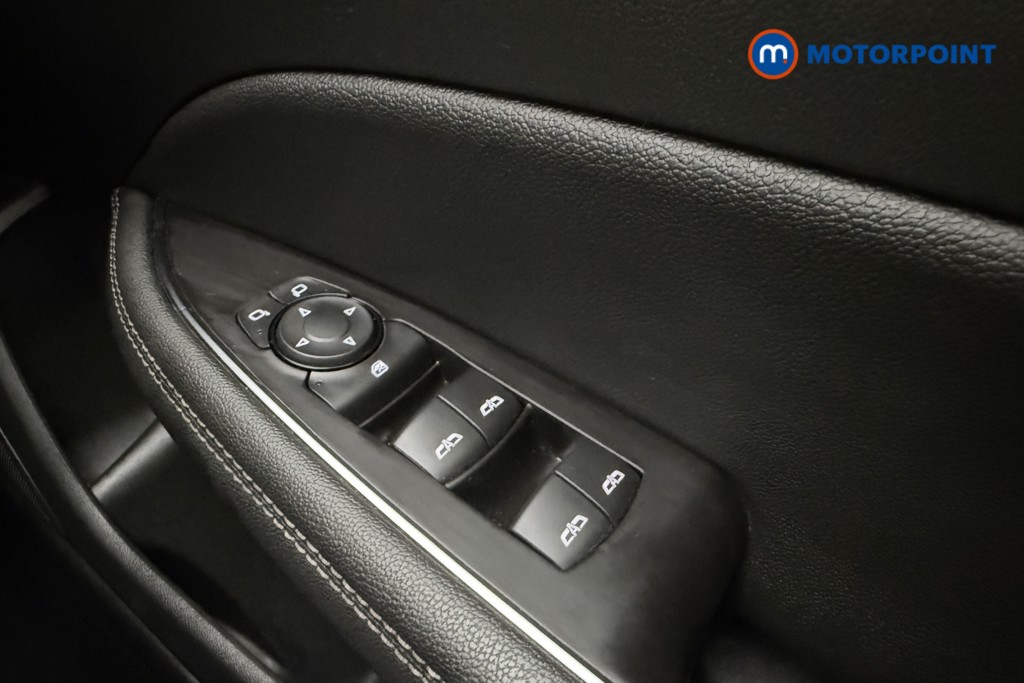 Vauxhall Insignia SRI Manual Petrol Hatchback - Stock Number (1618801) - 14th supplementary image