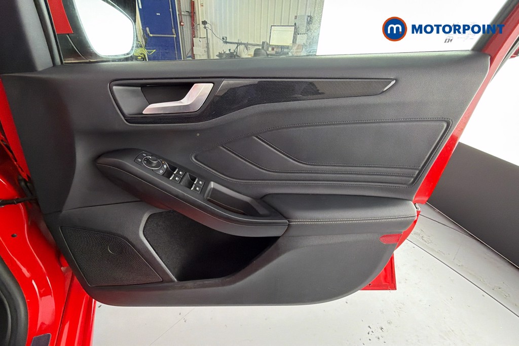 Ford Focus St-Line Vignale Automatic Diesel Hatchback - Stock Number (1624150) - 19th supplementary image