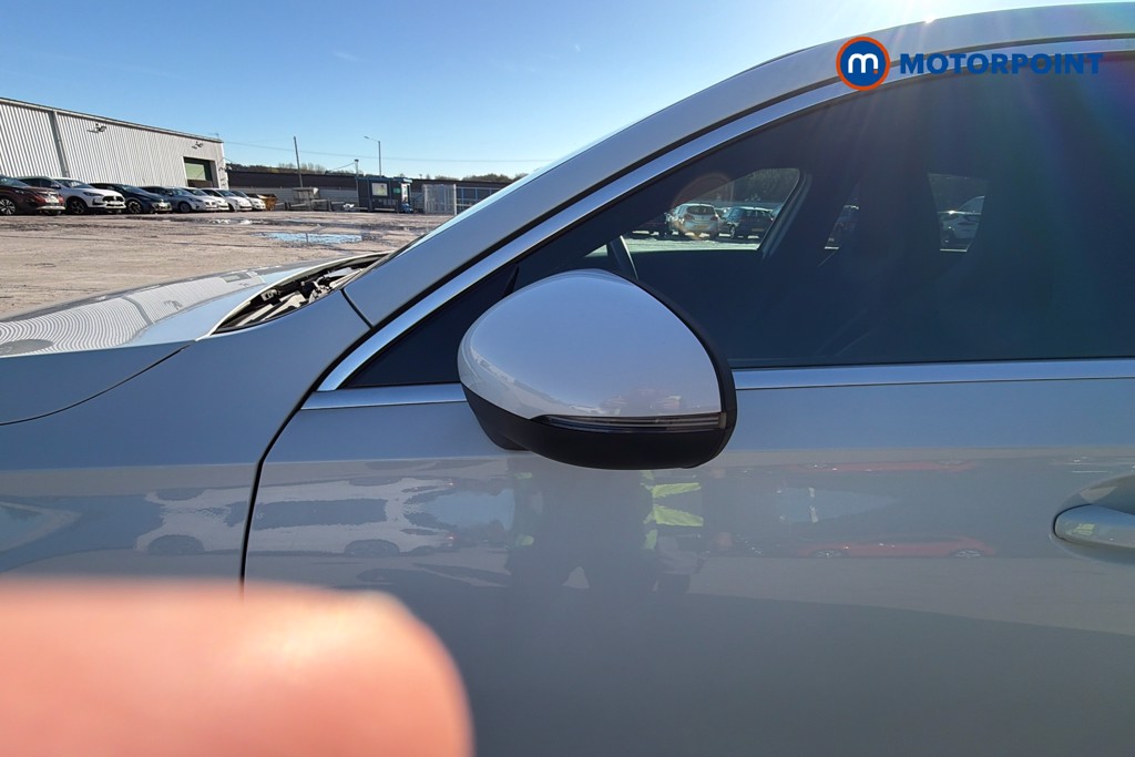 Mercedes-Benz A Class Amg Line Automatic Petrol Hatchback - Stock Number (1624219) - 43rd supplementary image