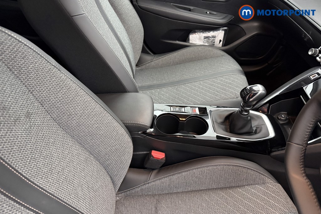 Peugeot 208 Allure Manual Petrol Hatchback - Stock Number (1624756) - 13th supplementary image