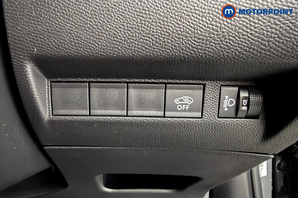 Peugeot 2008 Allure Manual Petrol SUV - Stock Number (1624947) - 5th supplementary image