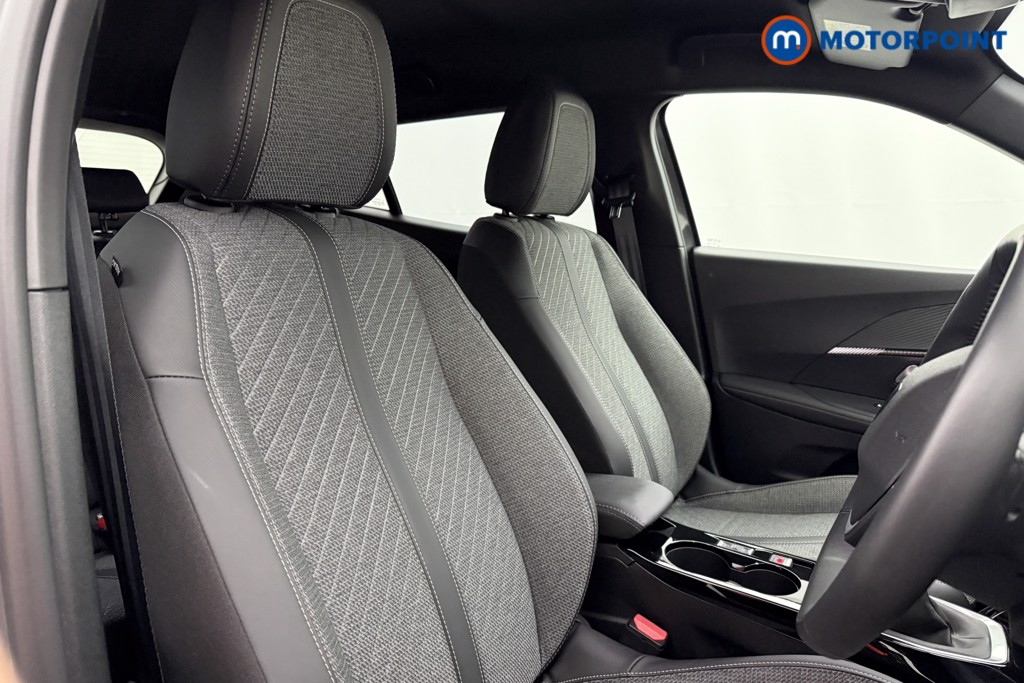 Peugeot 2008 Allure Manual Petrol SUV - Stock Number (1624947) - 13th supplementary image