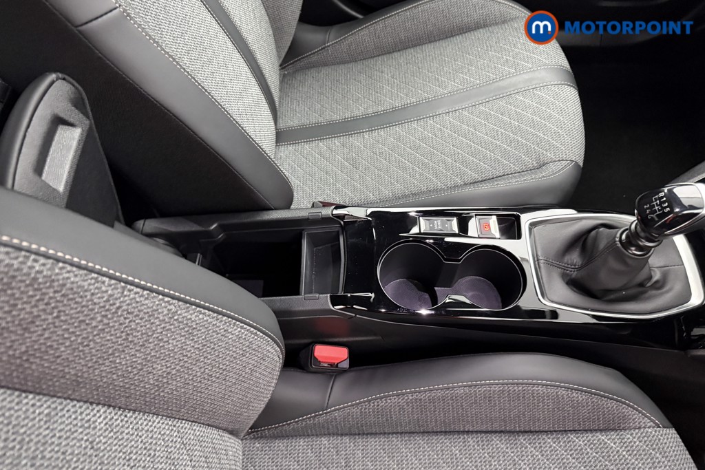 Peugeot 2008 Allure Manual Petrol SUV - Stock Number (1624957) - 12th supplementary image
