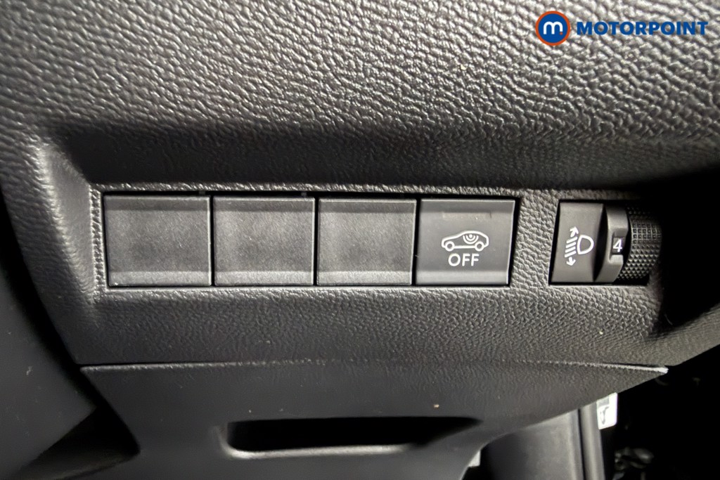 Peugeot 2008 Allure Manual Petrol SUV - Stock Number (1624976) - 5th supplementary image