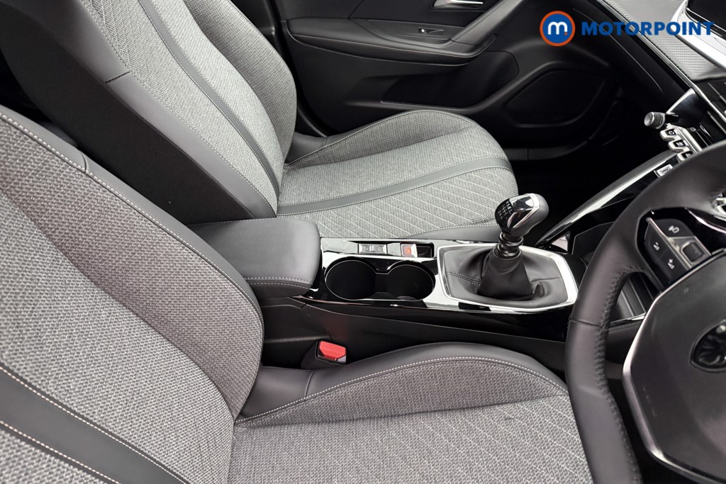 Peugeot 2008 Allure Manual Petrol SUV - Stock Number (1624976) - 13th supplementary image