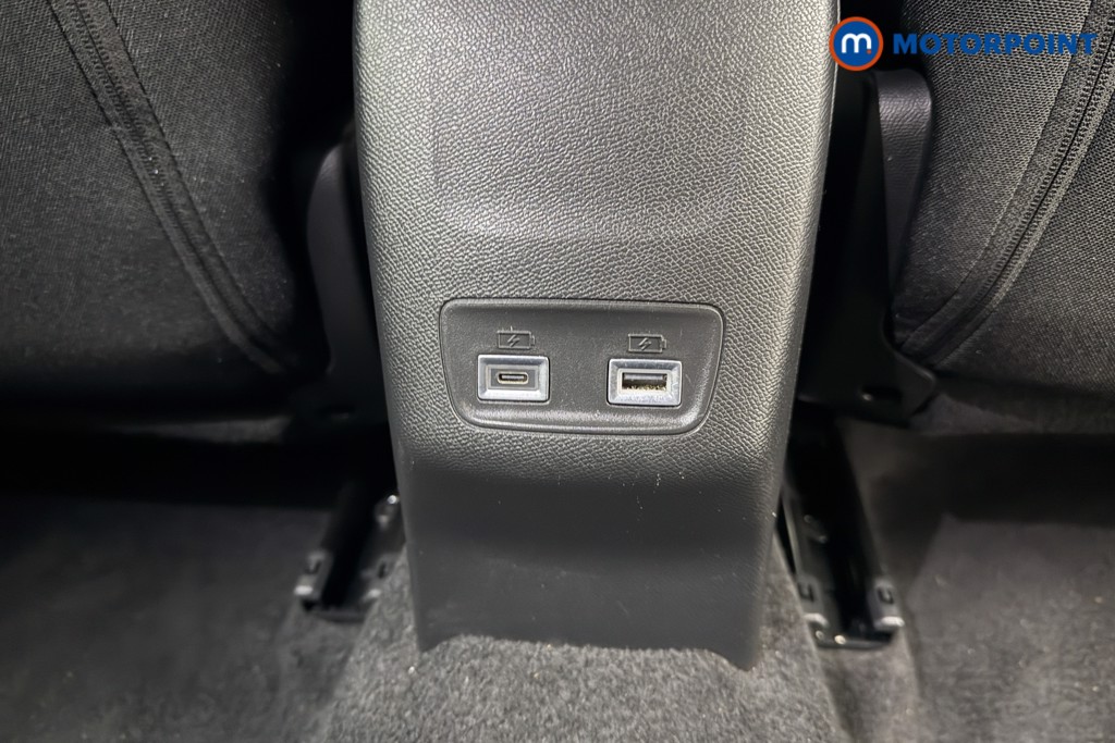 Peugeot 2008 Allure Manual Petrol SUV - Stock Number (1624976) - 18th supplementary image