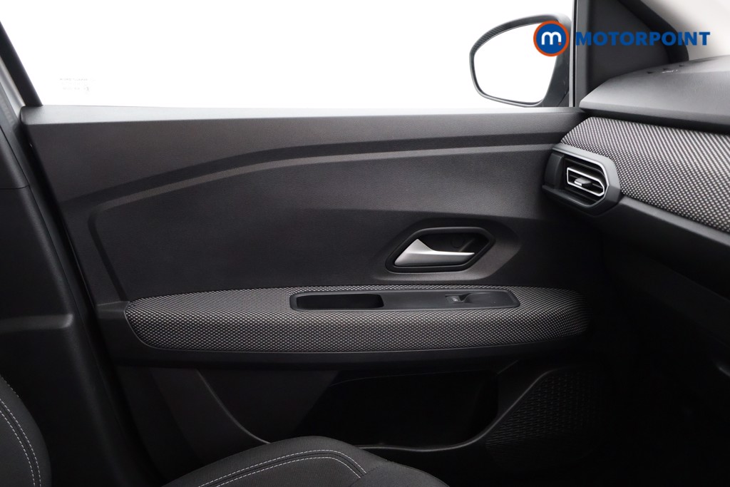 Dacia Sandero Expression Manual Petrol Hatchback - Stock Number (1625404) - 15th supplementary image