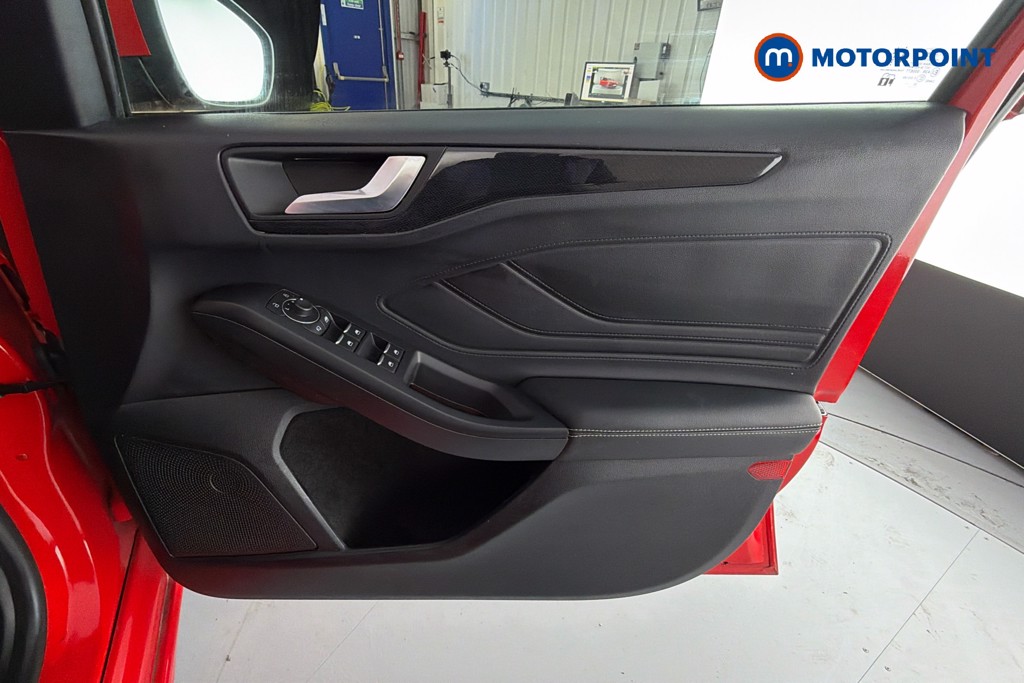 Ford Focus St-Line Vignale Automatic Diesel Hatchback - Stock Number (1629153) - 19th supplementary image