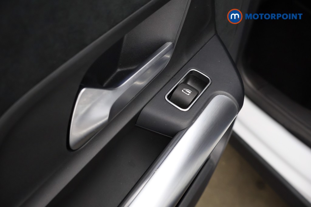 Mercedes-Benz GLA Amg Line Automatic Petrol SUV - Stock Number (1629206) - 32nd supplementary image