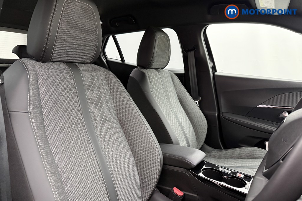 Peugeot 2008 Allure Manual Petrol SUV - Stock Number (1630174) - 14th supplementary image