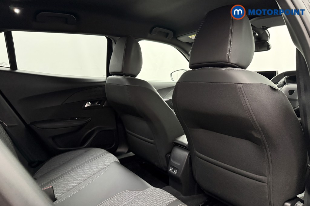 Peugeot 2008 Allure Manual Petrol SUV - Stock Number (1630174) - 17th supplementary image
