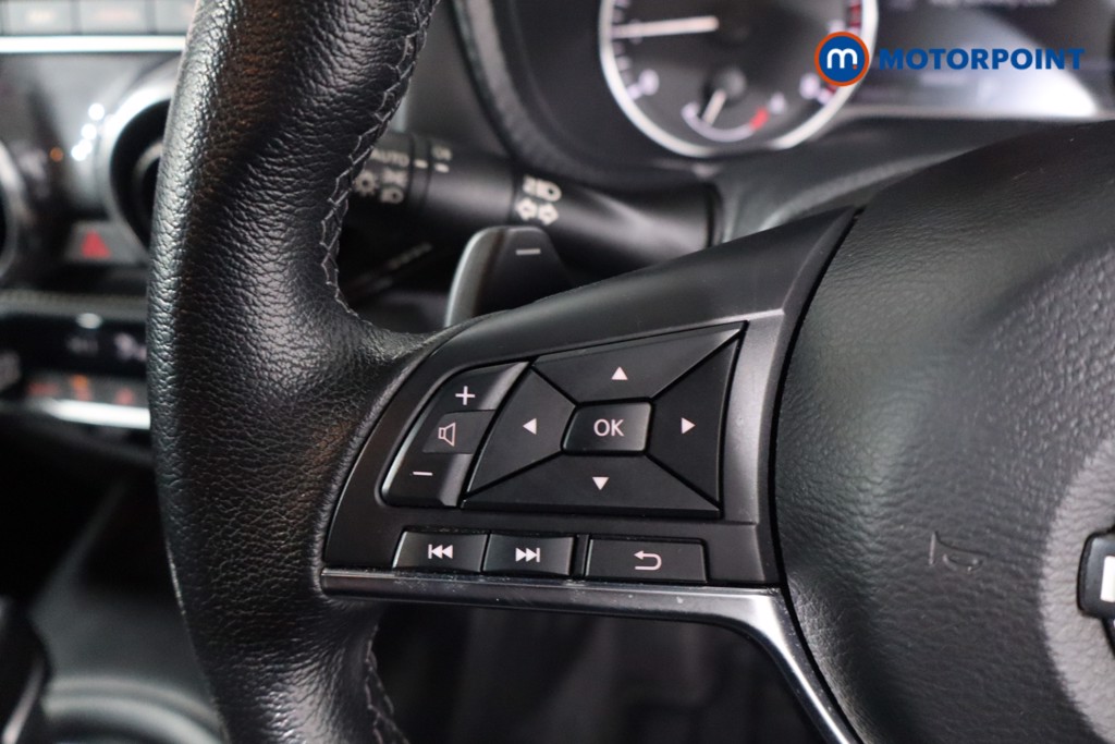 Nissan Juke N-Connecta Automatic Petrol SUV - Stock Number (1630182) - 7th supplementary image