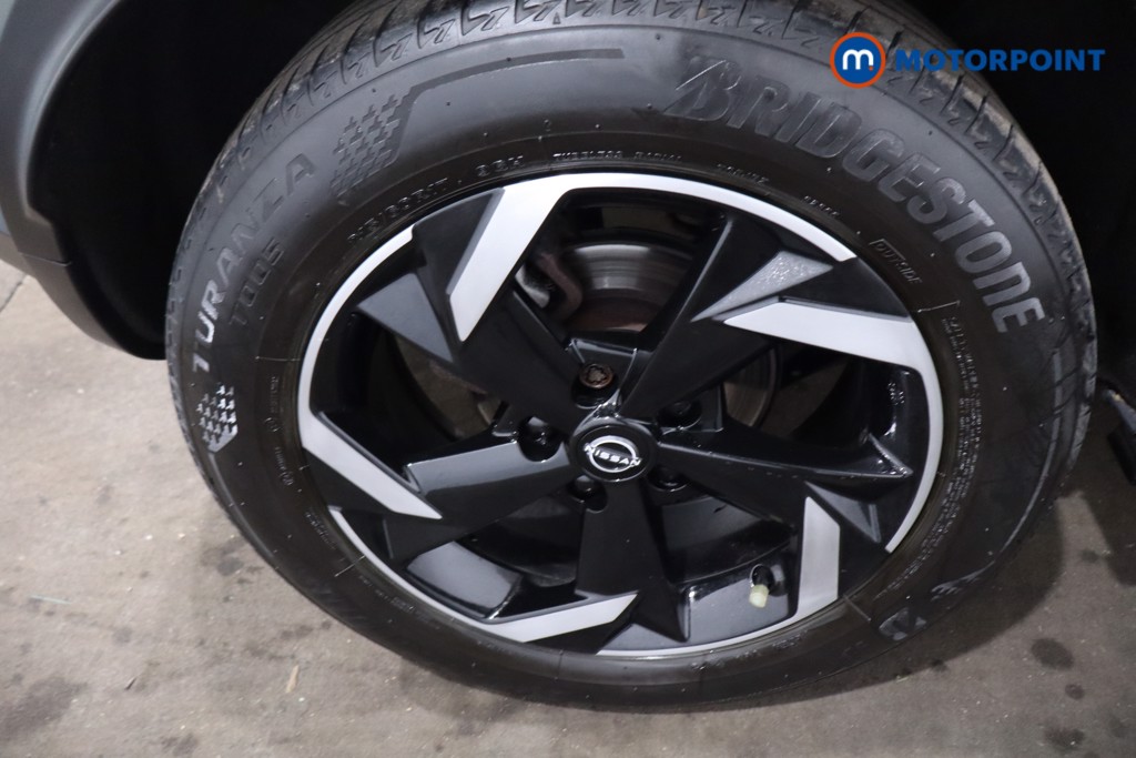 Nissan Juke N-Connecta Automatic Petrol SUV - Stock Number (1630182) - 9th supplementary image