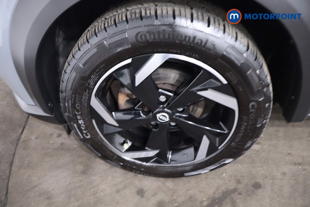 Nissan Juke N-Connecta Automatic Petrol SUV - Stock Number (1630182) - 11th supplementary image