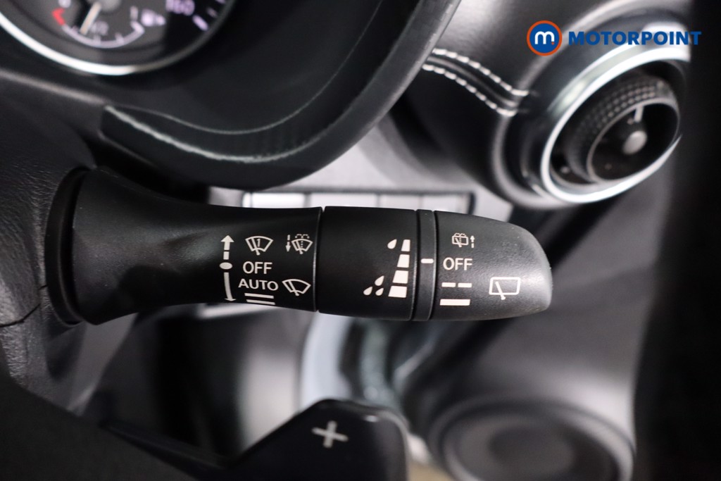 Nissan Juke N-Connecta Automatic Petrol SUV - Stock Number (1630182) - 15th supplementary image