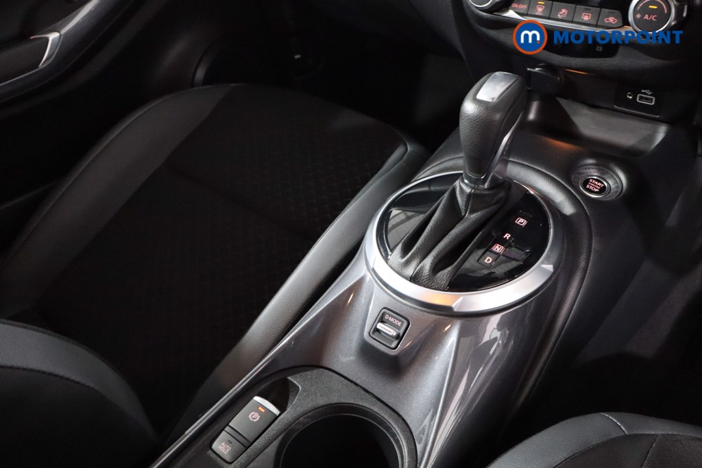 Nissan Juke N-Connecta Automatic Petrol SUV - Stock Number (1630182) - 20th supplementary image
