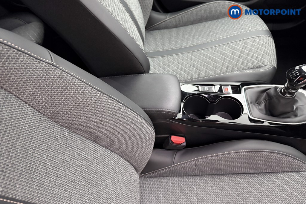 Peugeot 2008 Allure Manual Petrol SUV - Stock Number (1630203) - 14th supplementary image