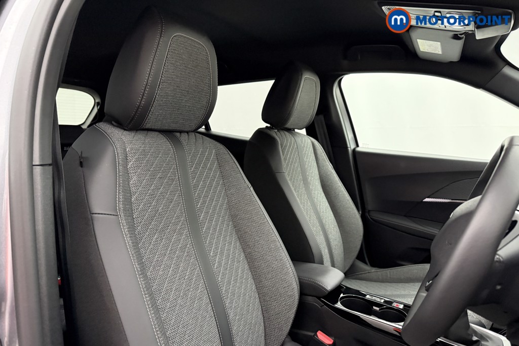 Peugeot 2008 Allure Manual Petrol SUV - Stock Number (1630203) - 15th supplementary image
