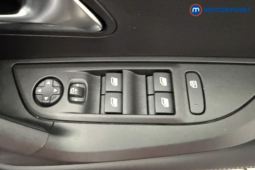 Peugeot 2008 Allure Manual Petrol SUV - Stock Number (1630203) - 17th supplementary image