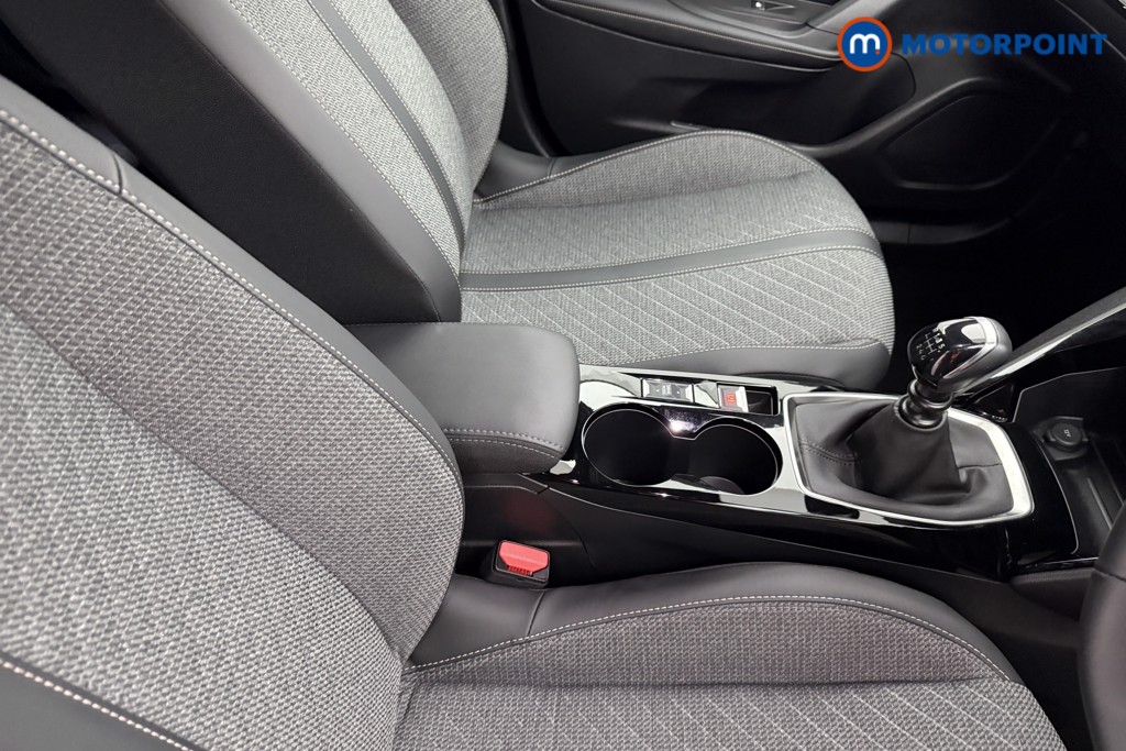 Peugeot 2008 Allure Manual Petrol SUV - Stock Number (1630217) - 13th supplementary image