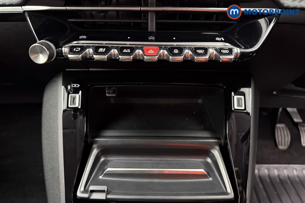 Peugeot 208 Allure Manual Petrol Hatchback - Stock Number (1630235) - 12th supplementary image