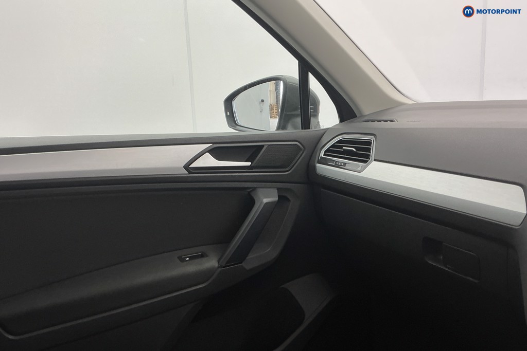 Volkswagen Tiguan Se Nav Automatic Diesel SUV - Stock Number (1630345) - 24th supplementary image