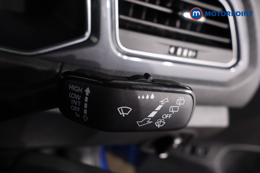 Volkswagen T-Roc R-Line Automatic Petrol SUV - Stock Number (1630978) - 17th supplementary image