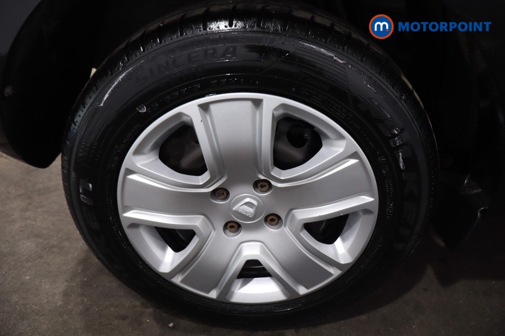 Dacia Sandero Comfort Manual Petrol Hatchback - Stock Number (1631010) - 9th supplementary image