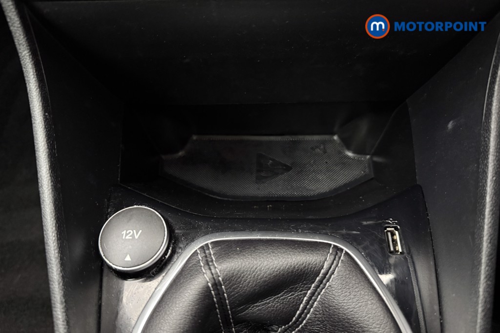 Ford Fiesta Titanium Manual Petrol Hatchback - Stock Number (1631011) - 13th supplementary image