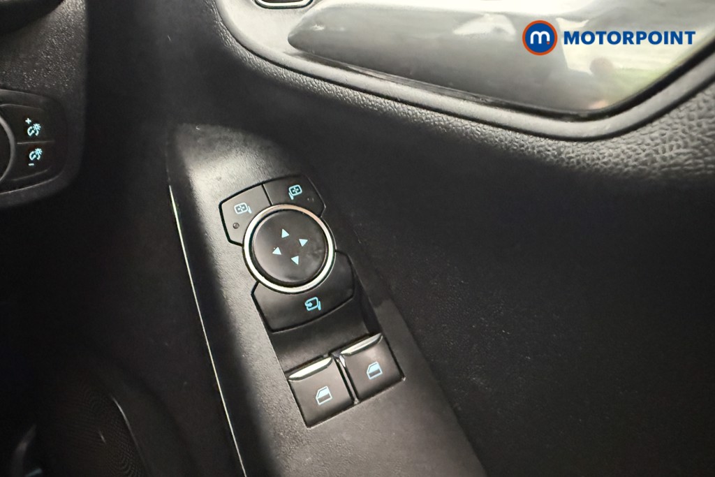 Ford Fiesta Titanium Manual Petrol Hatchback - Stock Number (1631011) - 15th supplementary image