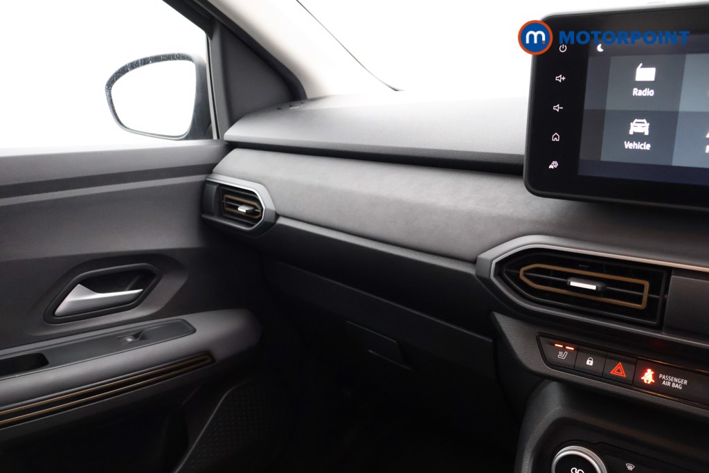 Dacia Jogger Extreme Automatic Petrol-Electric Hybrid People Carrier - Stock Number (1631205) - 14th supplementary image