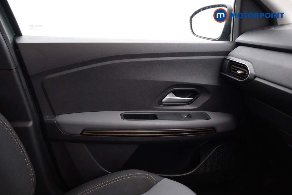 Dacia Jogger Extreme Automatic Petrol-Electric Hybrid People Carrier - Stock Number (1631205) - 15th supplementary image