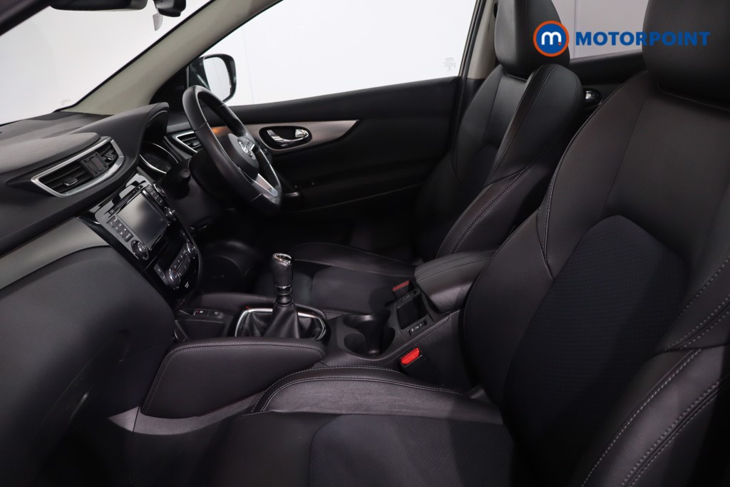 Nissan Qashqai Tekna Manual Diesel SUV - Stock Number (1631294) - 4th supplementary image