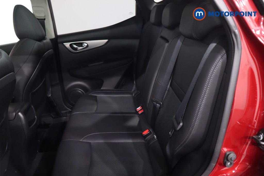 Nissan Qashqai Tekna Manual Diesel SUV - Stock Number (1631294) - 5th supplementary image