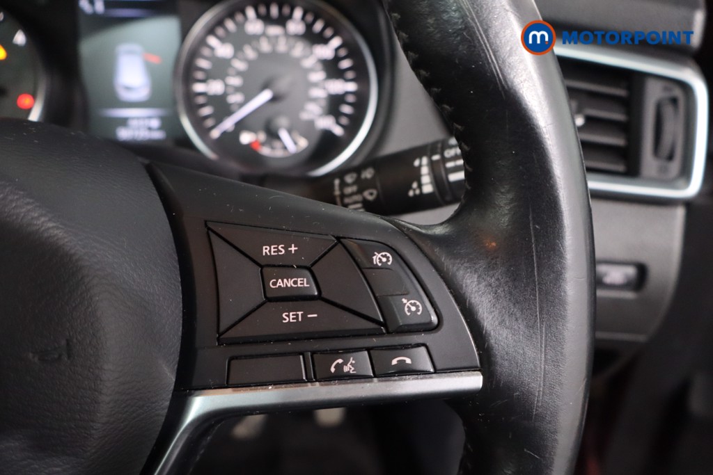 Nissan Qashqai Tekna Manual Diesel SUV - Stock Number (1631294) - 8th supplementary image