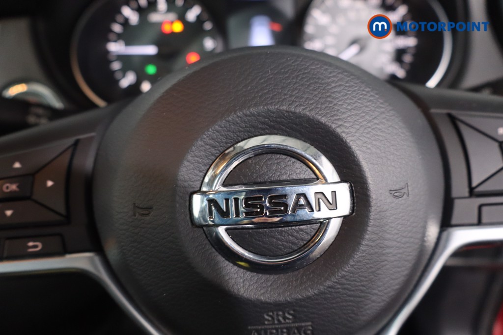 Nissan Qashqai Tekna Manual Diesel SUV - Stock Number (1631294) - 13th supplementary image